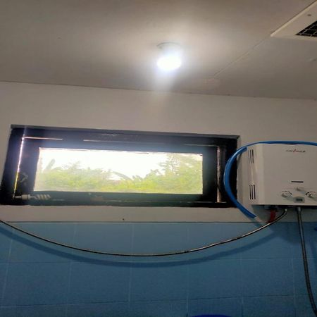 ホテル レッドドアーズ プラス ニア アルン スメネプ Sumenep エクステリア 写真