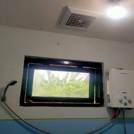 ホテル レッドドアーズ プラス ニア アルン スメネプ Sumenep エクステリア 写真