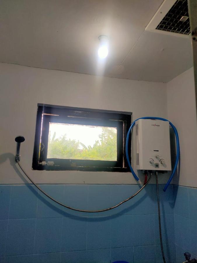 ホテル レッドドアーズ プラス ニア アルン スメネプ Sumenep エクステリア 写真