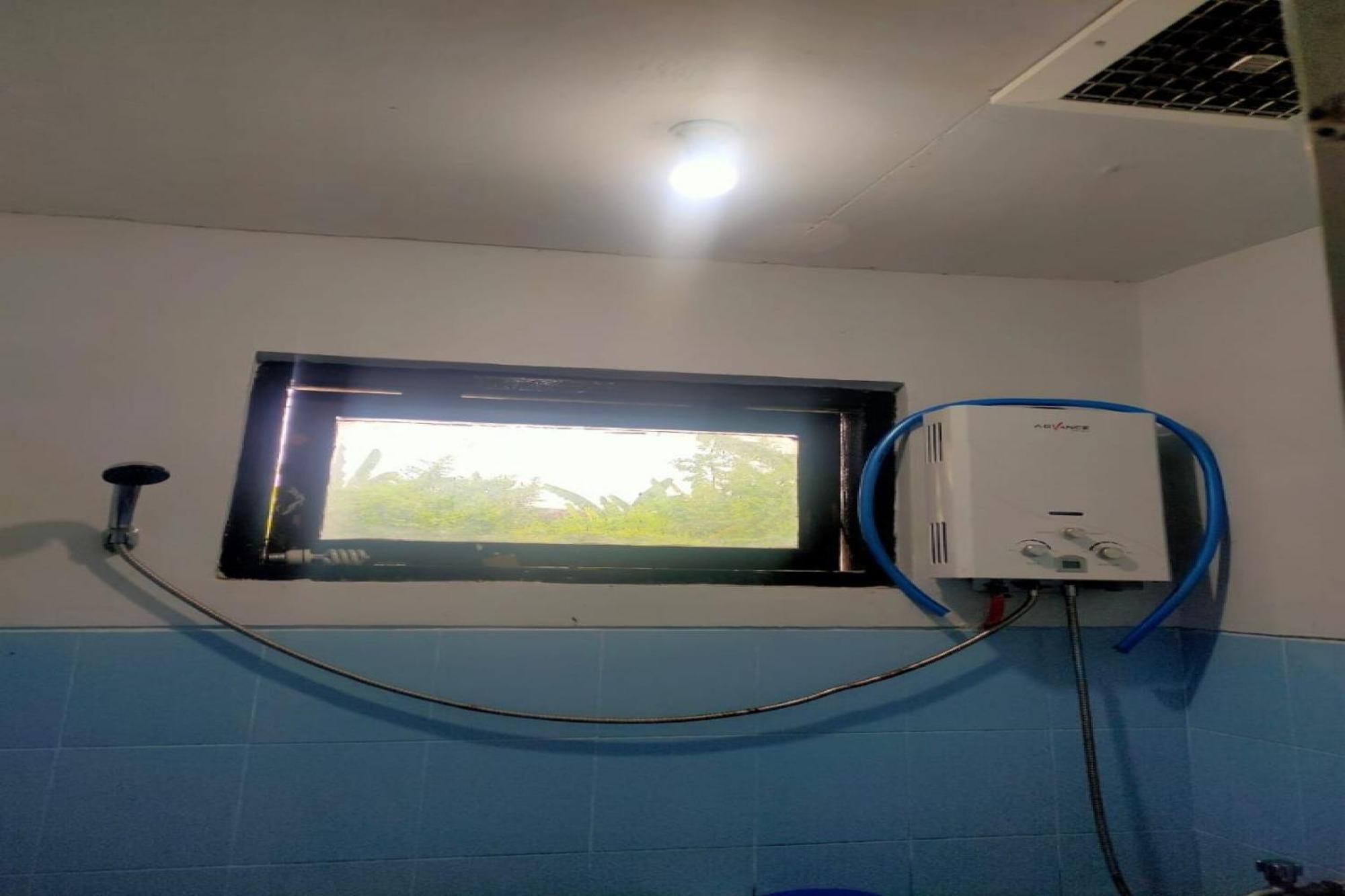 ホテル レッドドアーズ プラス ニア アルン スメネプ Sumenep エクステリア 写真